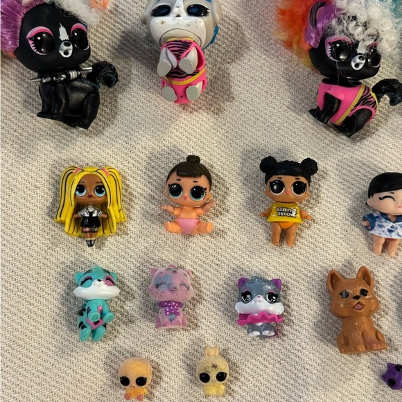 L.O.L. Surprise! Dolls Collection - Pink, Purple, Green, Gold - Picture 4 of 14